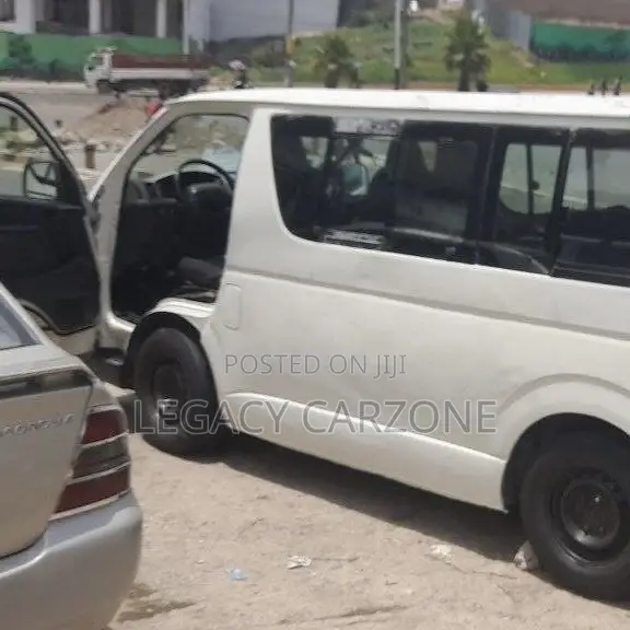 Toyota HiAce 2011 White