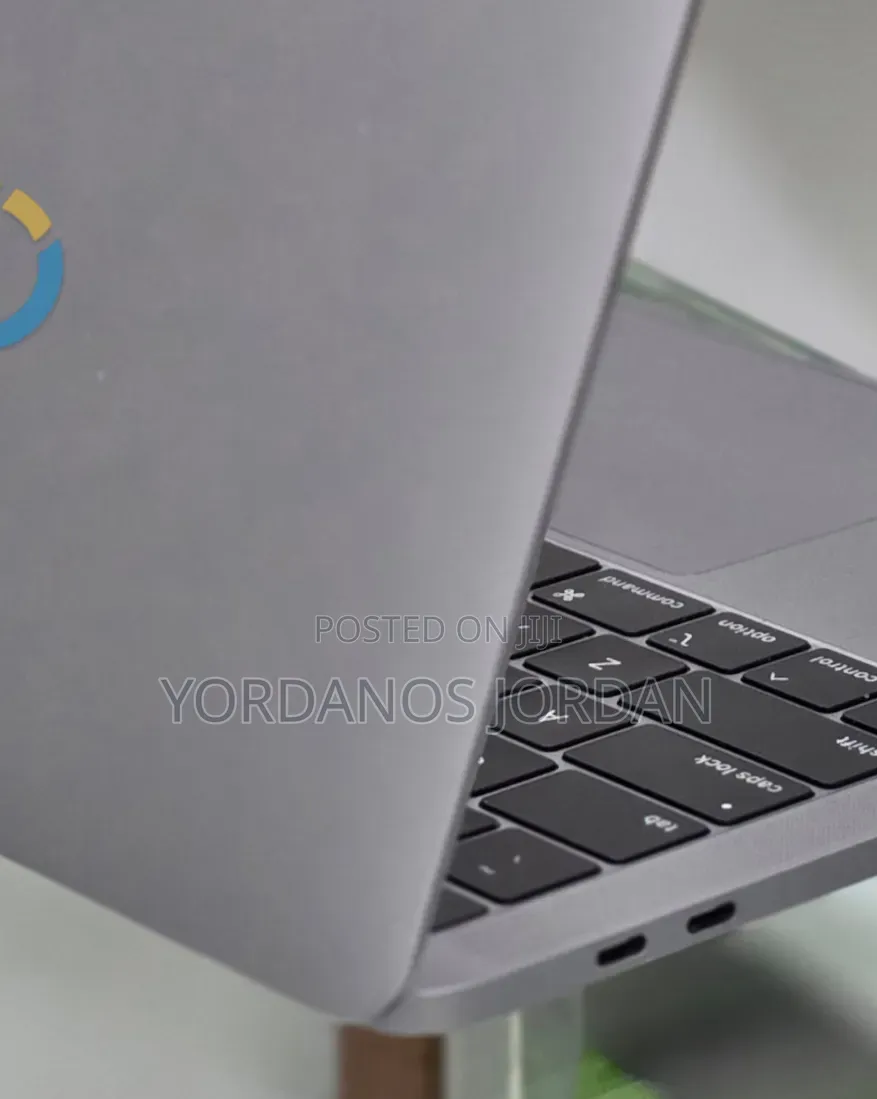 New Laptop Apple MacBook Pro 2019 16GB Intel Core i7 SSD 256GB