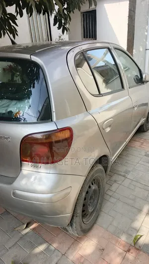 Toyota Vitz 1.0 FWD 5dr 2003 Silver