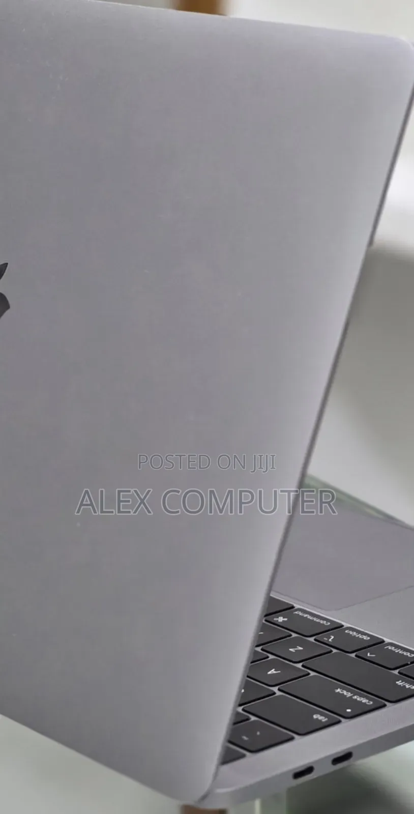 New Laptop Apple MacBook Pro 2017 16GB Intel Core i7 SSD 256GB