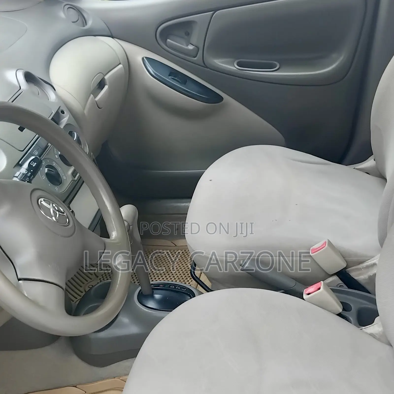 Toyota Platz 2005 Silver