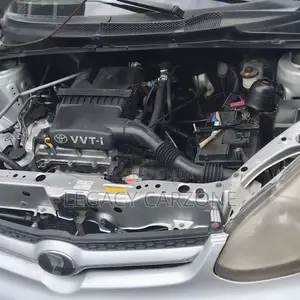 Toyota Platz 2005 Silver