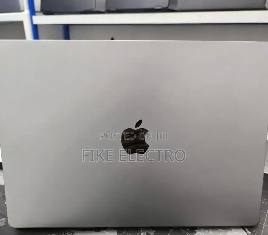 New Laptop Apple MacBook Pro 32GB Apple M1 Max SSD 1T