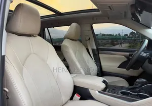 Toyota Highlander Hybrid 2023 White