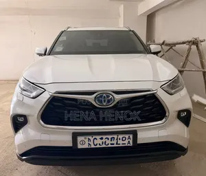 Toyota Highlander Hybrid 2023 White