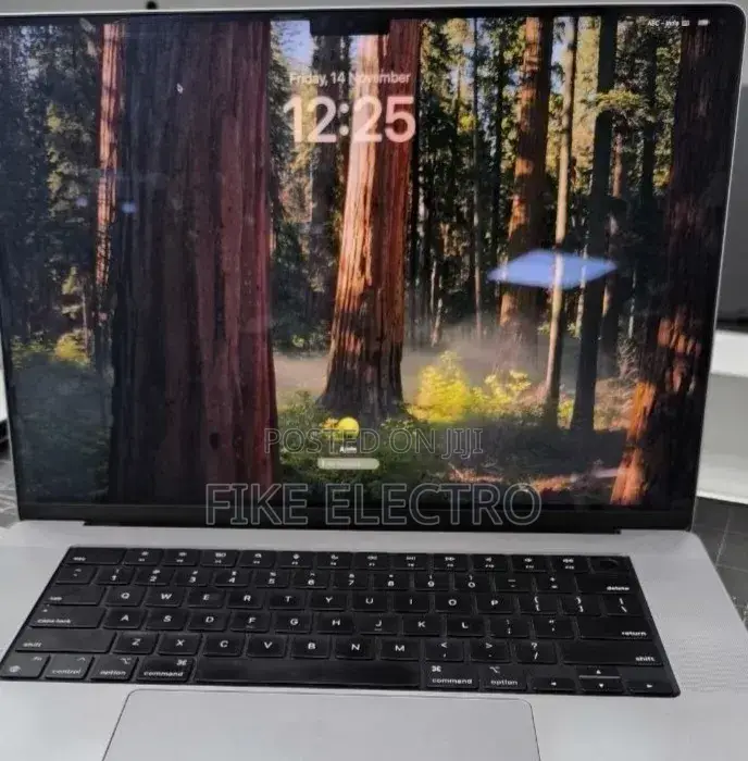 New Laptop Apple MacBook Pro 32GB Apple M1 Max SSD 1T