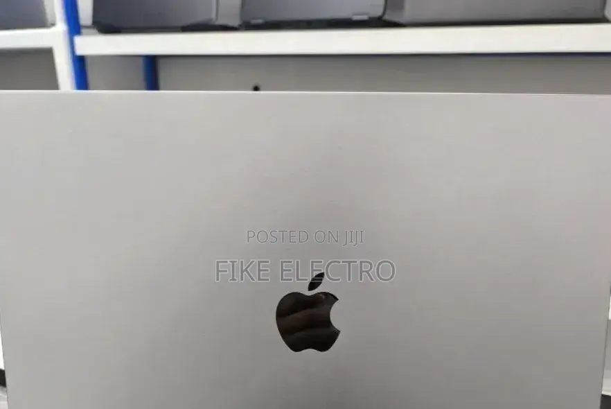 New Laptop Apple MacBook Pro 32GB Apple M1 Max SSD 1T