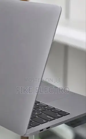 New Laptop Apple MacBook Pro 16GB SSD 256GB