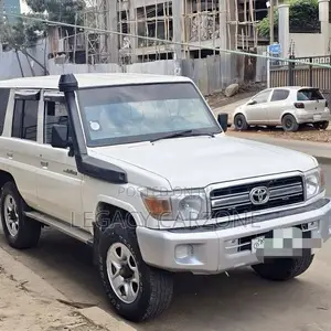 Toyota Land Cruiser 2012 White
