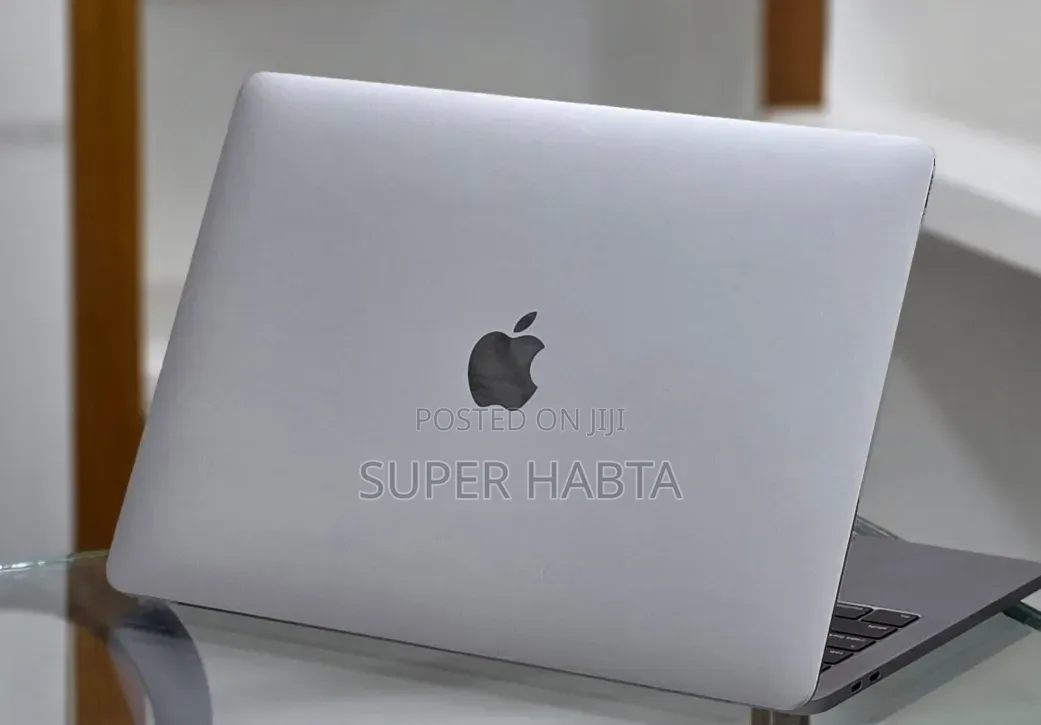 New Laptop Apple MacBook Pro 2019 16GB Apple M1 Pro SSD 256GB