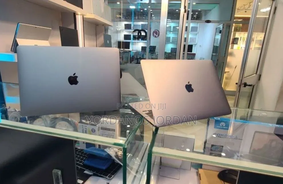 New Laptop Apple MacBook Air 2020 M1 8GB Apple M1 SSD 256GB