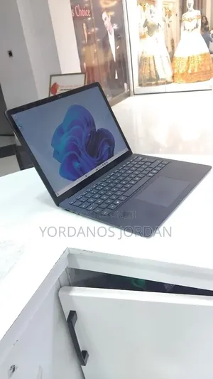 New Laptop Microsoft Surface Laptop 4 16GB Intel Core i7 SSD 512GB