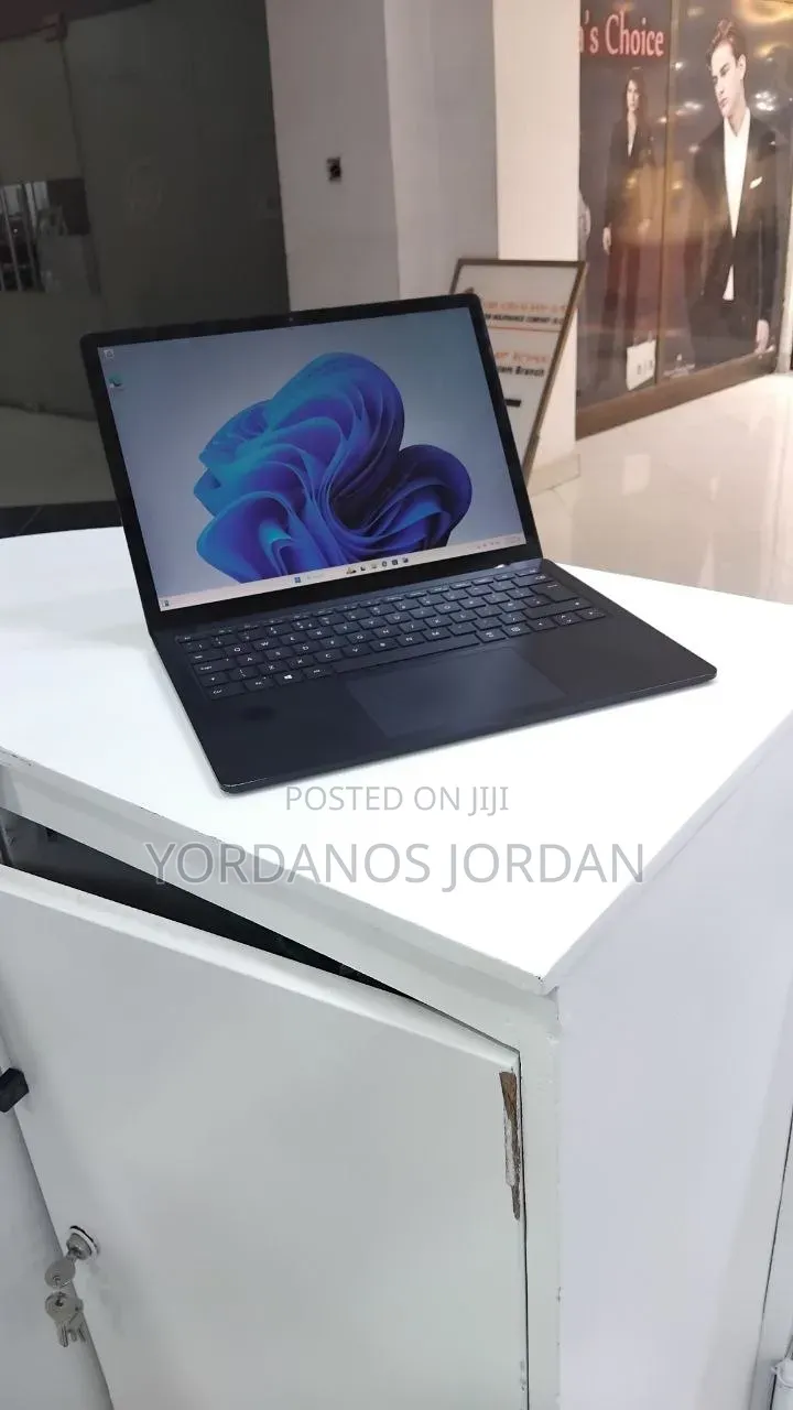 New Laptop Microsoft Surface Laptop 4 16GB Intel Core i7 SSD 512GB