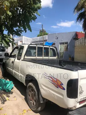 Toyota Hilux 2002 Whtie