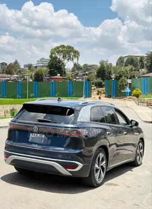Volkswagen ID.6 2023 Blue