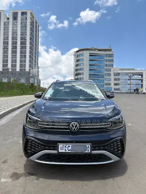 Volkswagen ID.6 2023 Blue