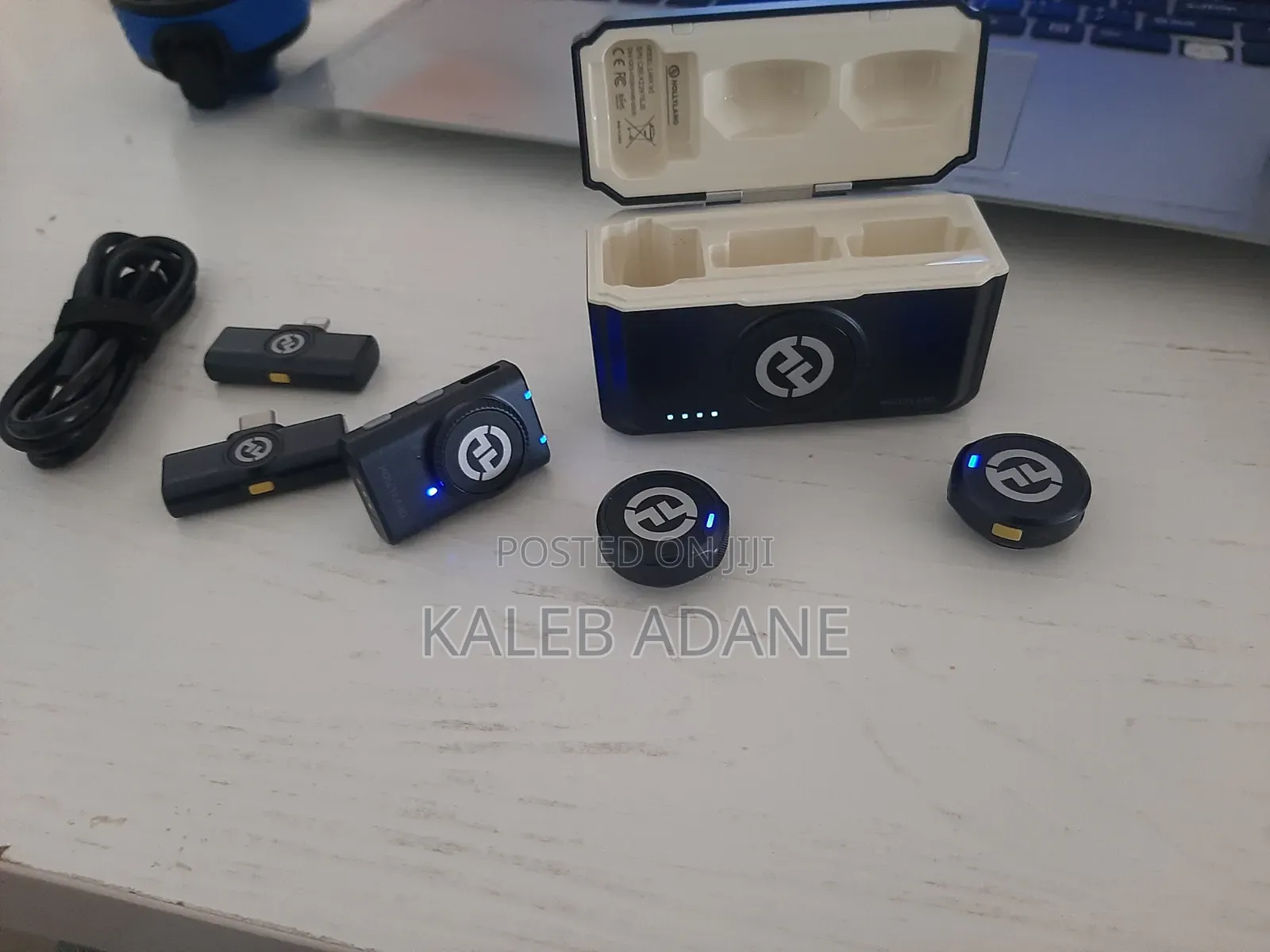 አስቸኳይ ሽያጭ፦ አዲስ Hollyland Lark M2 Combo ማይክሮፎን – ቀጥታ ከቻይና የመጣ!