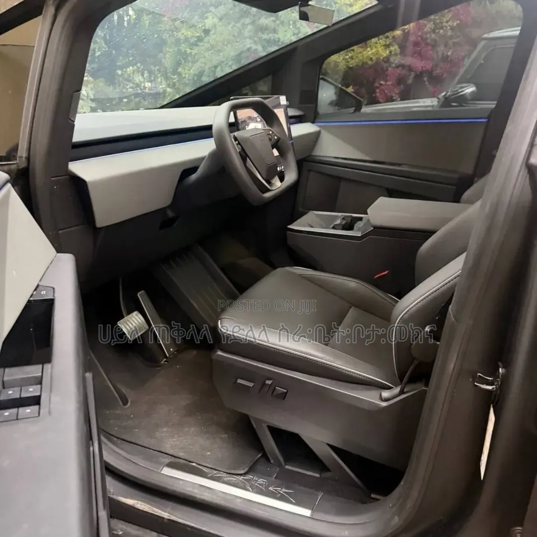 New Tesla Cybertruck Cyberbeast AWD 2025 Gray