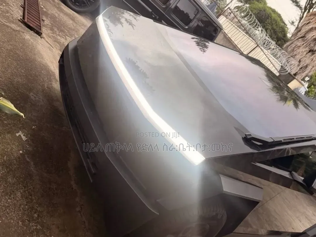 New Tesla Cybertruck Cyberbeast AWD 2025 Gray