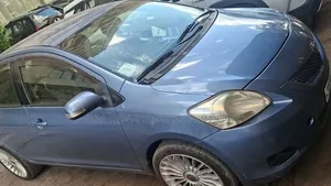Toyota Yaris 2010 Blue