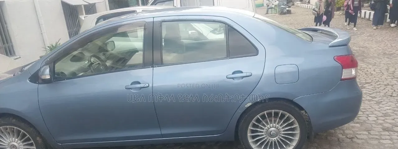 Toyota Yaris 2010 Blue