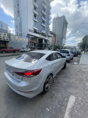 Hyundai Avante 2016 Silver