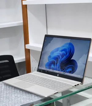 New Laptop HP Pavilion 15 8GB Intel Core i5 SSHD (Hybrid) 512GB