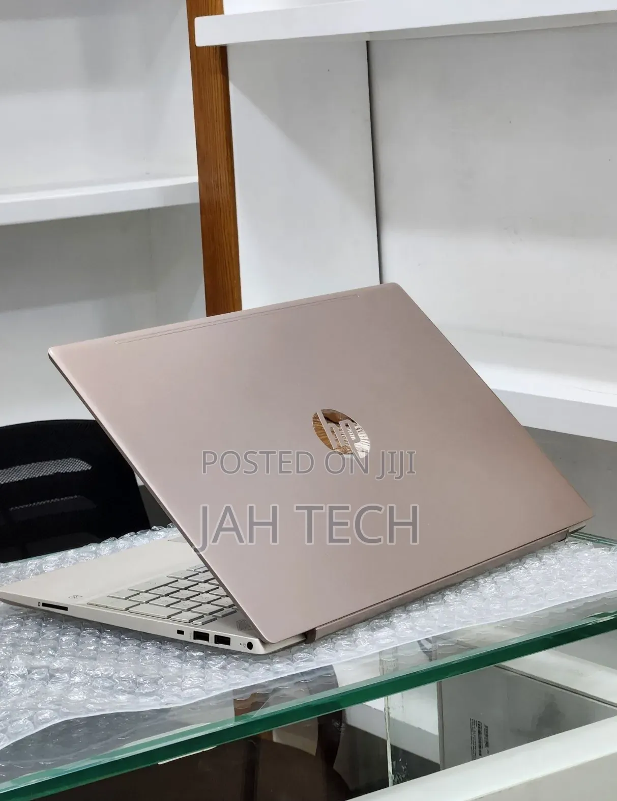 New Laptop HP Pavilion 15 8GB Intel Core i5 SSHD (Hybrid) 512GB