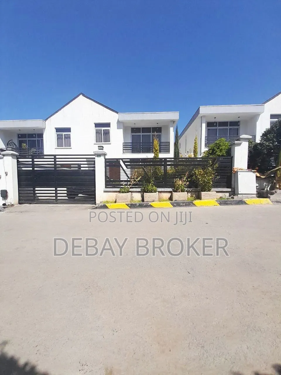 Furnished 6bdrm Farm House in Ayat, Yeka for sale