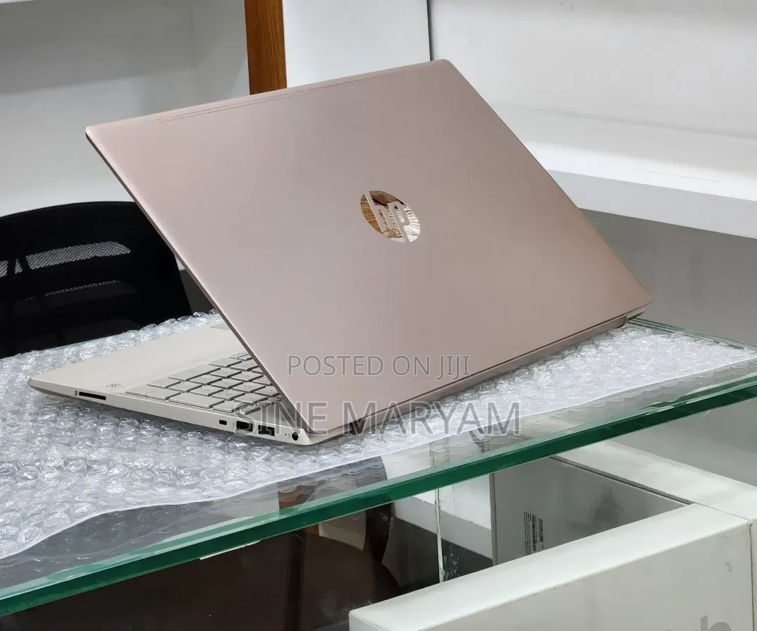 New Laptop HP Pavilion 15 8GB Intel Core i5 SSD 512GB