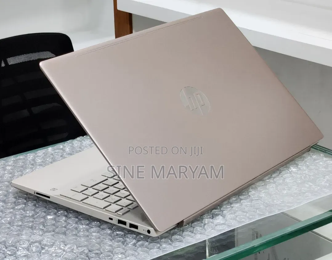 New Laptop HP Pavilion 15 8GB Intel Core i5 SSD 512GB