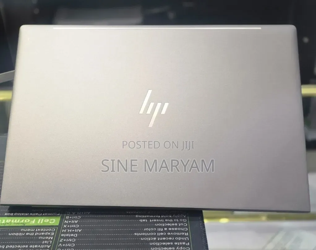 New Laptop HP ZBook Firefly 16 G10 16GB Intel Core i7 SSD 512GB