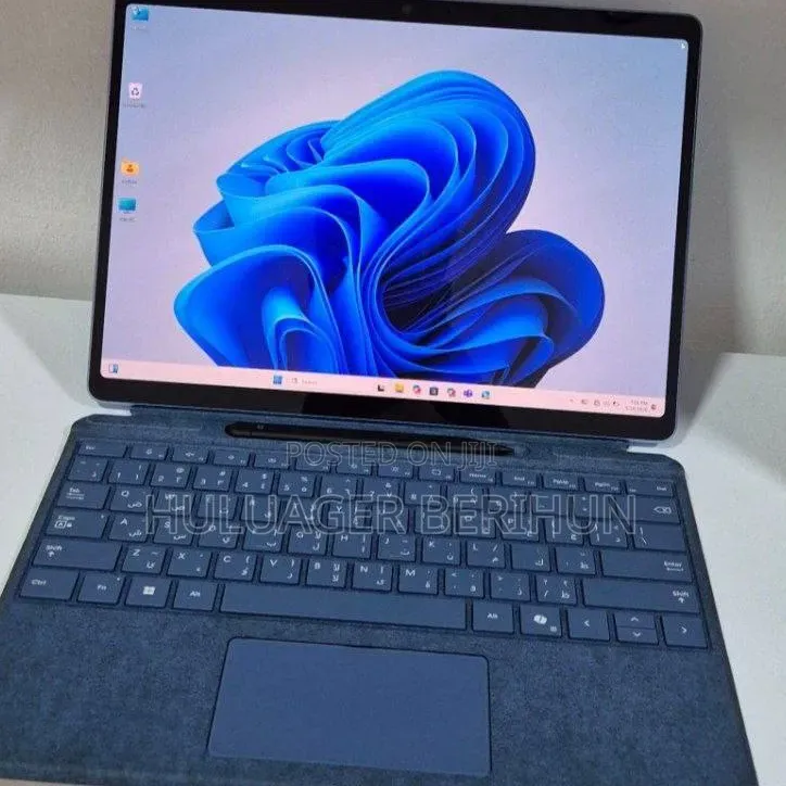 New Microsoft Surface Pro 11th Edition, a Copilot+ PC 16GB SSD 512GB