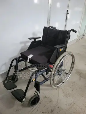 European Orginal Wheelchair你=Wheelchair With Elevating Legrests