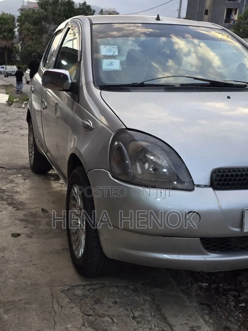 Toyota Vitz 2001 Silver