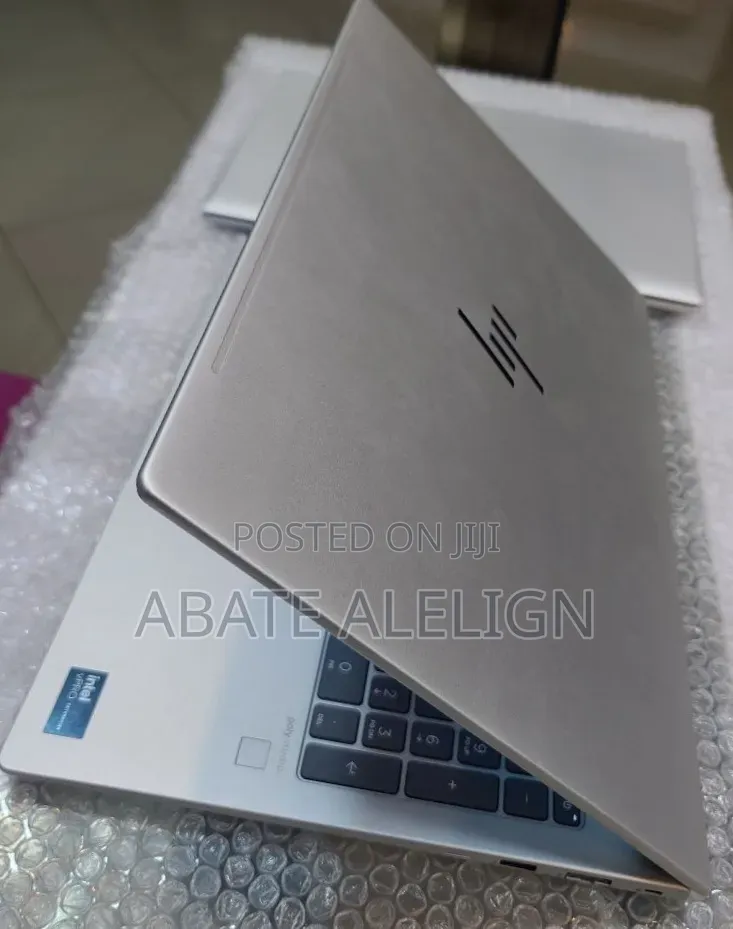 New Laptop HP EliteBook 640 G11 16GB Intel Core Ultra 7 SSD 512GB