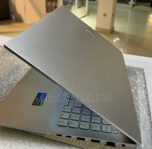 New Laptop Asus VivoBook 15 X505BA 16GB Intel Core i5 SSD 512GB