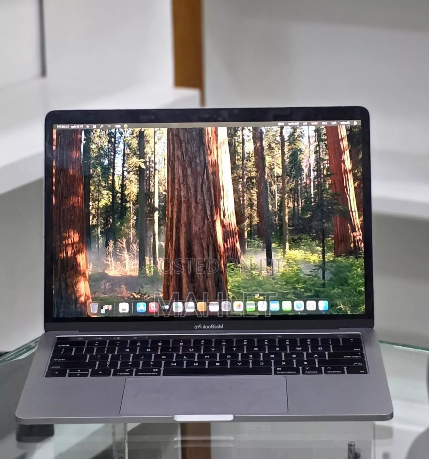 New Laptop Apple MacBook Pro 2019 16GB Intel Core i7 SSD 256GB