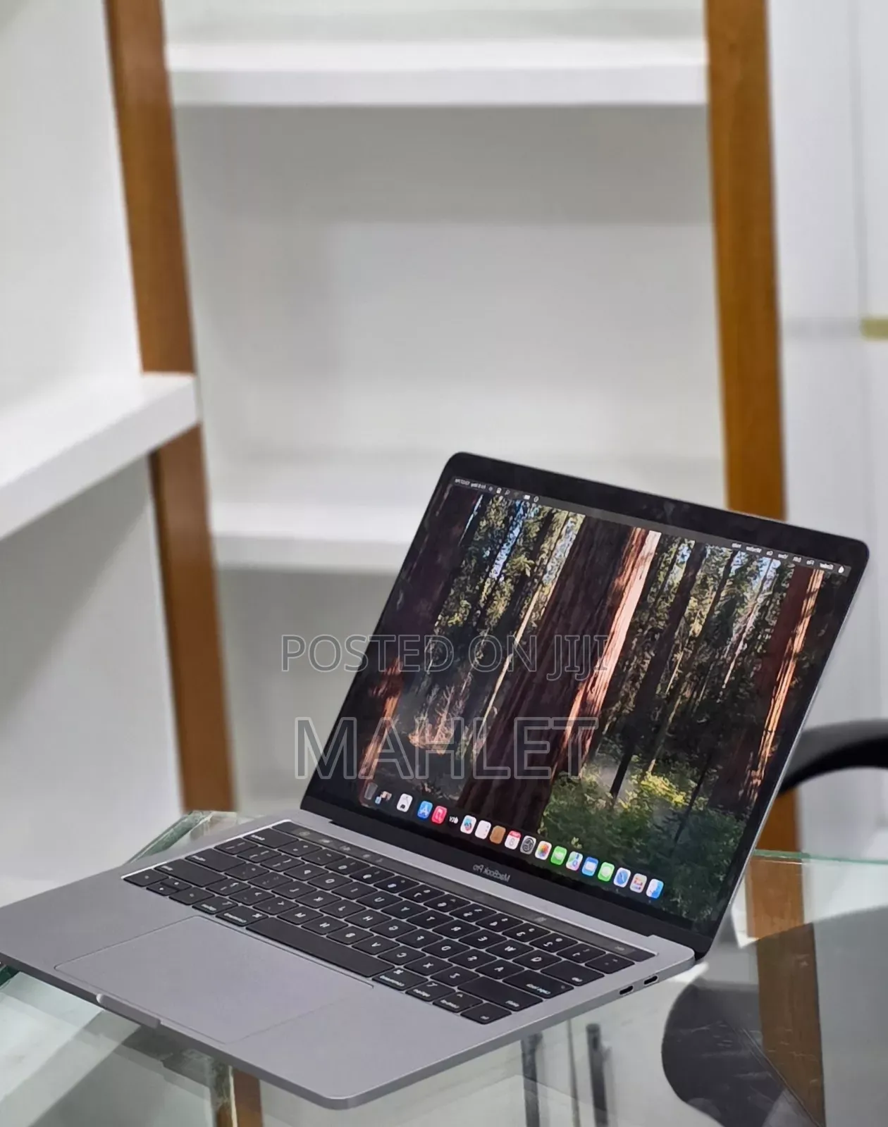 New Laptop Apple MacBook Pro 2019 16GB Intel Core i7 SSD 256GB