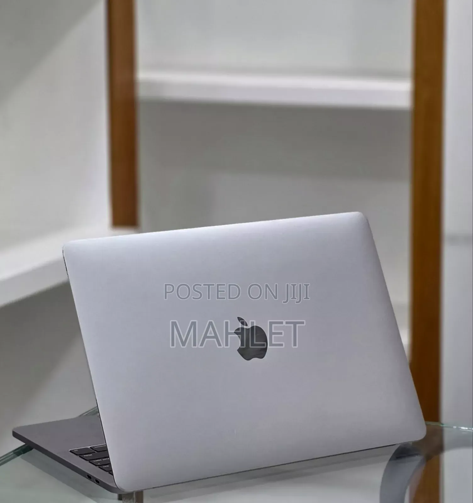 New Laptop Apple MacBook Pro 2019 16GB Intel Core i7 SSD 256GB