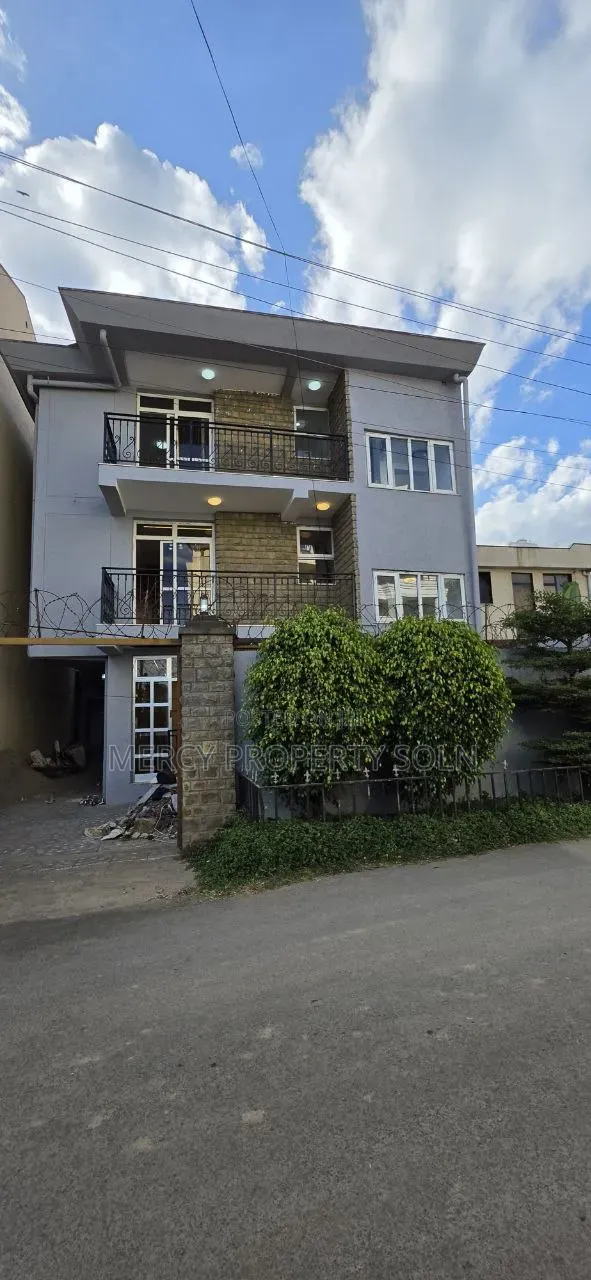 6bdrm House in Bole for sale