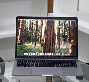 New Laptop Apple MacBook Pro 2019 16GB Intel Core i7 SSD 256GB