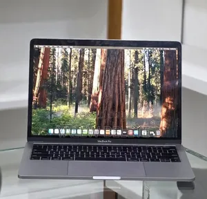 New Laptop Apple MacBook Pro 2019 16GB Intel Core i7 SSD 256GB