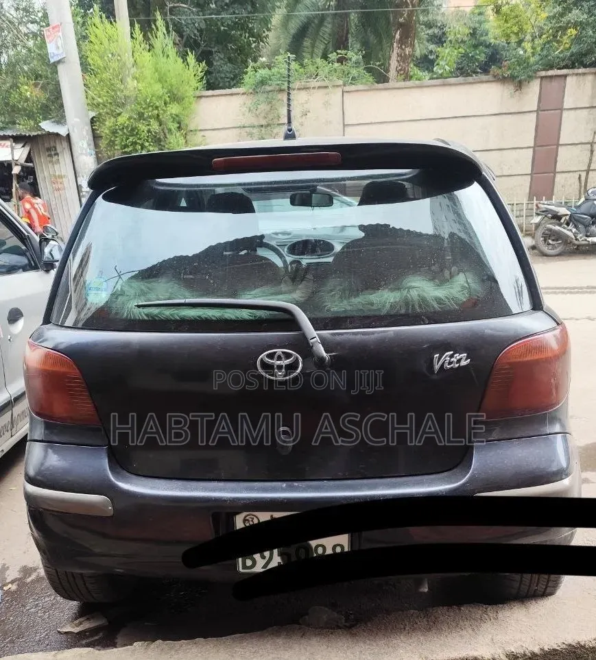 Toyota Vitz 2004 Black