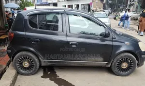 Toyota Vitz 2004 Black