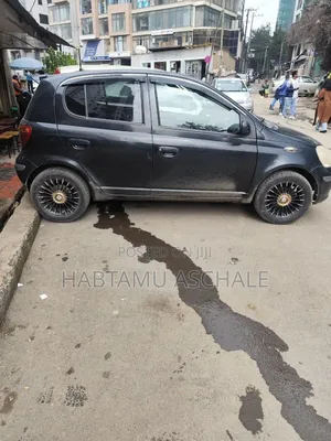 Toyota Vitz 2004 Black