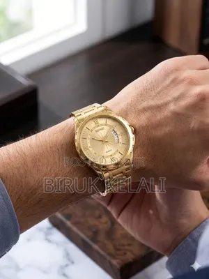 Skmei 9069 Watch Features a Prominent Gold-Toned Watch