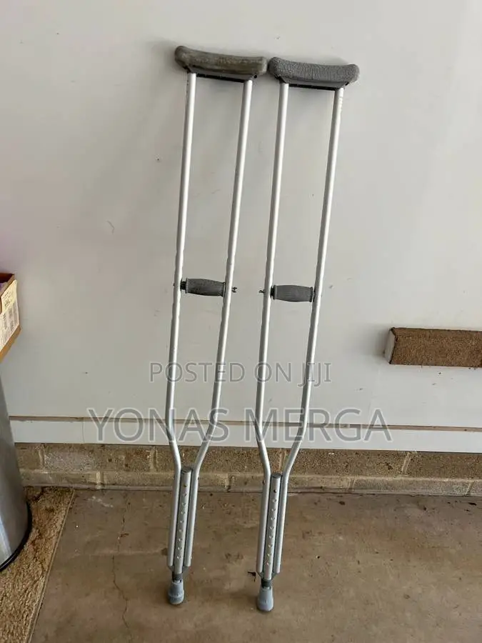 Crutches for Rehabilitation Training敏身