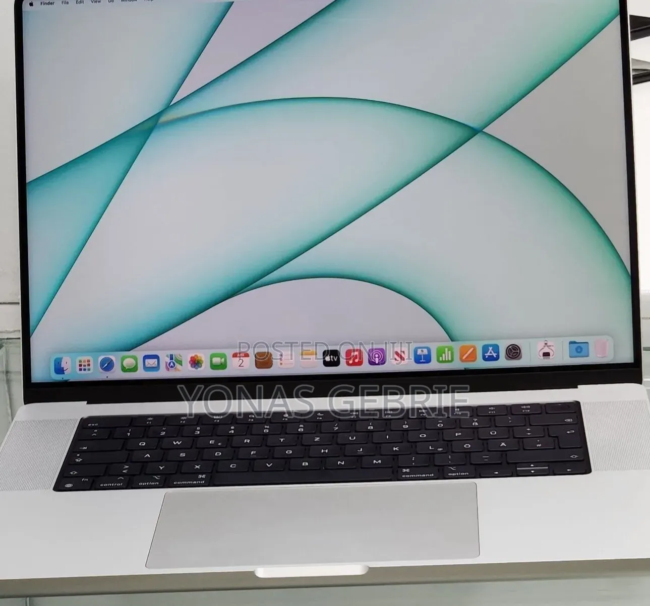 New Laptop Apple MacBook 16GB Intel Core i7 SSD 512GB