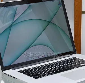 New Laptop Apple MacBook 16GB Intel Core i7 SSD 512GB